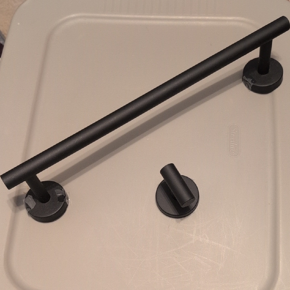 Matte Modern Black Towel Bar And Robe Hook.  Prpl